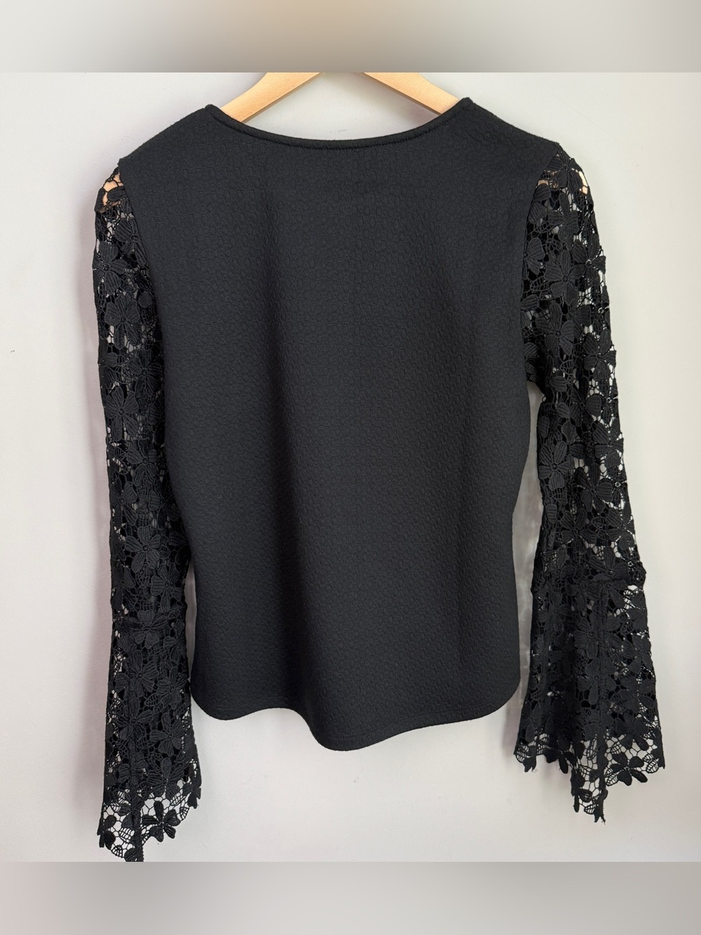 Eri + Ali Black Floral Lace Bell Sleeve Top Textured Mixed Media Dark Academia S - Picture 4 of 9